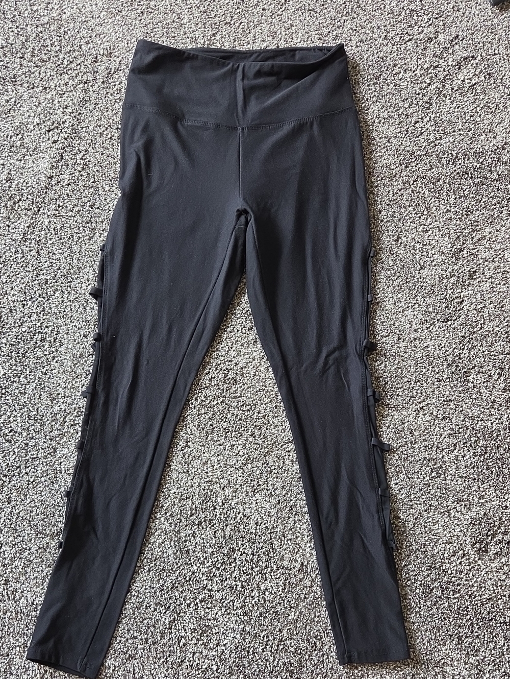 High-Waist Black Leggings with Side Cut Out Detail